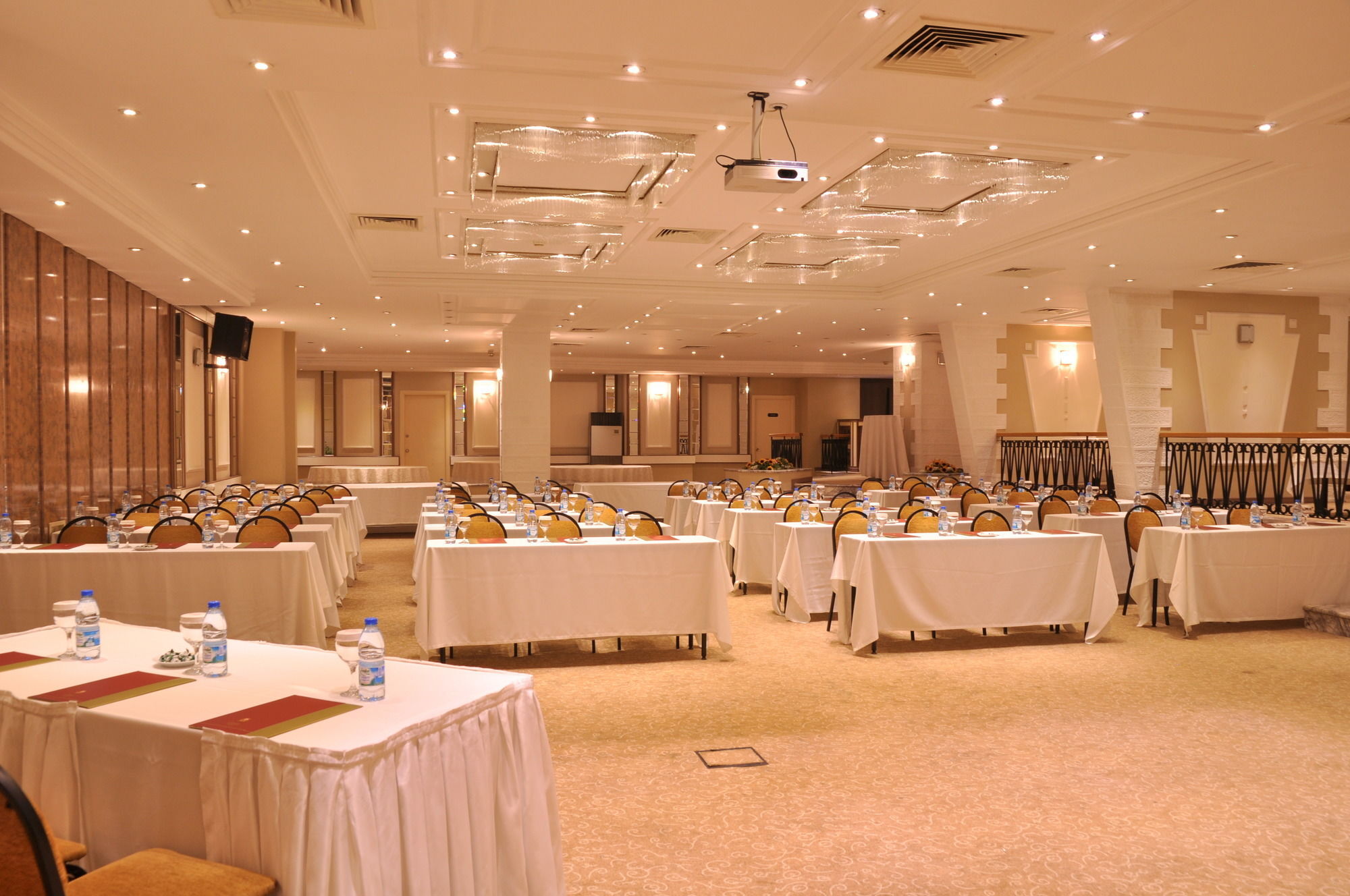 Altinel Ankara Hotel & Convention Center Exterior photo